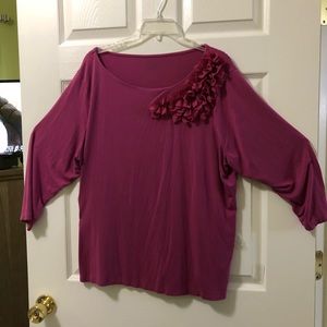 Wine colored polyester top with flower petals 3X
